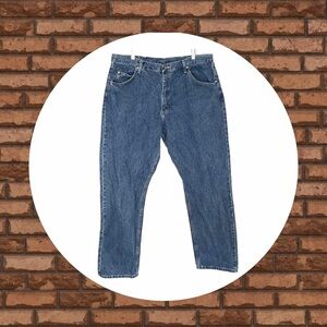 Wrangler Relaxed Fit Blue Jeans Men Size 40x32 (Actual Waist Measure 39”)